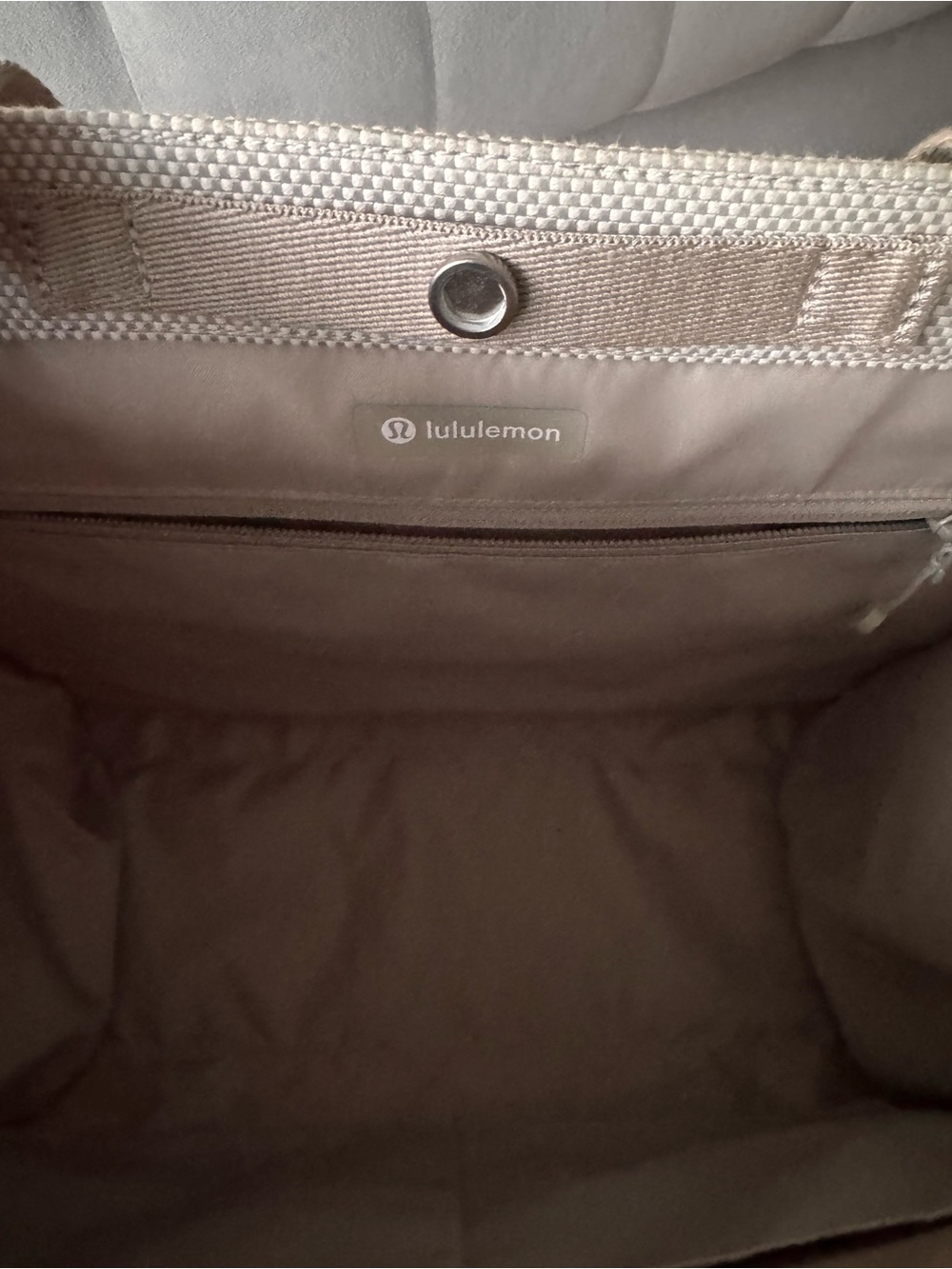 Lululemon Two-Tone Canvas Tote Bag 10L Mojave Tan Light Ivory NWOT - Picture 5 of 5